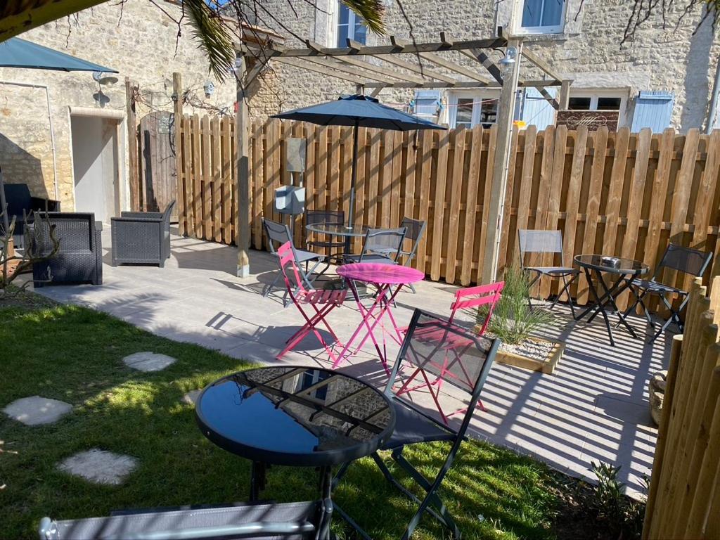 Le Pressoir - Gites Et Meubles De Tourisme - 2 Etoiles Dolus d'Oléron Buitenkant foto