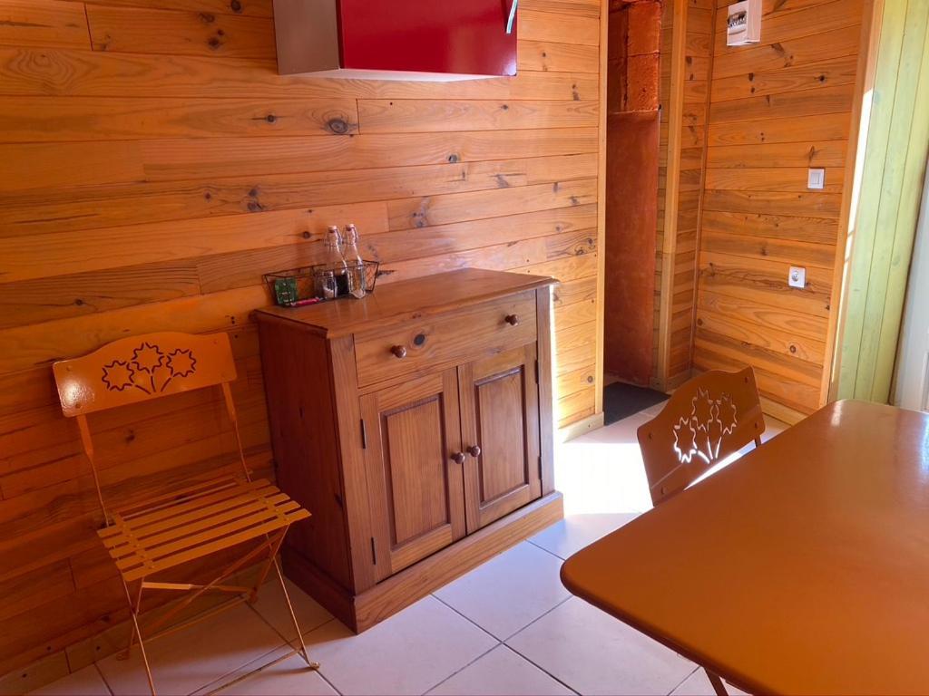 Le Pressoir - Gites Et Meubles De Tourisme - 2 Etoiles Dolus d'Oléron Kamer foto